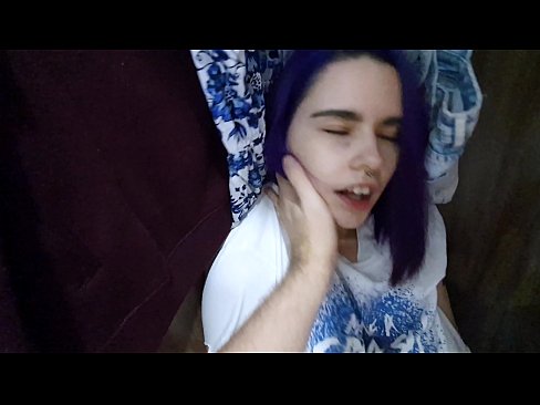 ❤️ Znalazłem moją siostrę w szafie i pomogłem jej dojść Homemade porn at us